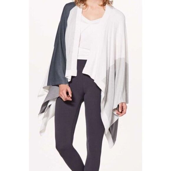 30 LULULEMON HATHA WRAP knit SHAWL SWEATER O/S gray white silk blend O/S - Picture 3 of 6